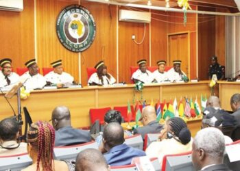 La Cour de Justice de la CEDEAO lève la décision de suspension des procédures pour les Guinéens, Maliens et Burkinabè