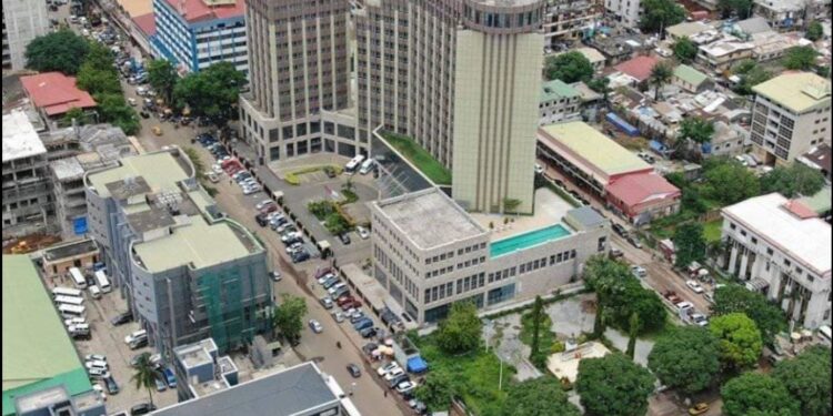 Les fonctionnaires, entre épuisement et frustration, après les changements des horaires de travail