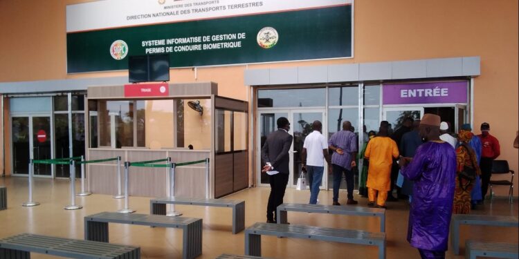 Le délai limite pour le renouvellement des permis de conduire et cartes grises reporté