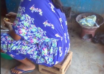 Fatoumata et ses frères cherchent un logement après la démolition de leur ancienne habitation à Camayenne