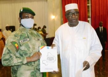 Mali: Assimi Goita reçoit un projet « final » de Constitution