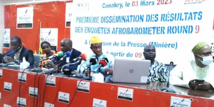 La confiance des Guinéens en Mamadi Doumbouya est de moins de 50% (sondage Afrobaromètre)