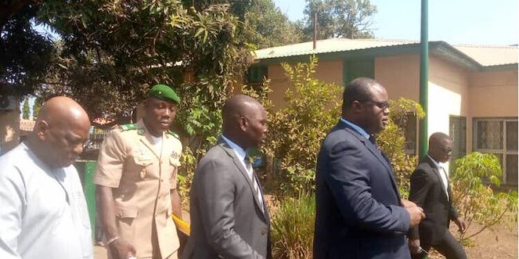 Sous l&rsquo;égide des religieux, les pourparlers entre le PM Gomou et les FVG ont démarré