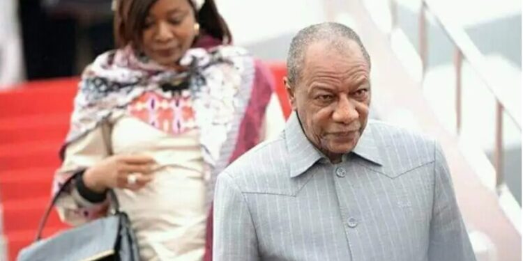 FUNERAILLES FEUE HADJA DJENE – Alpha Condé aurait accepté l&rsquo;étape de Conakry à des conditions…