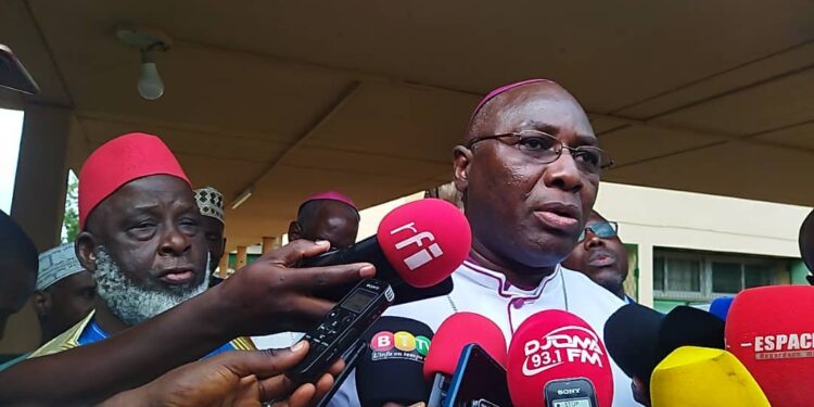 TRANSITION – « Nous sommes en train de parler de choses qui pourront amener la paix dans notre pays » (Mgr Jacques Boston)