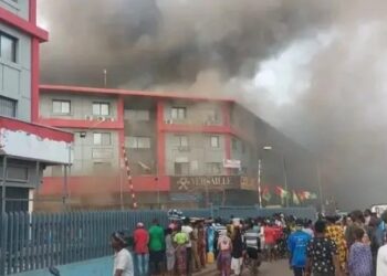 Un incendie éclate au Grand marché de Conakry