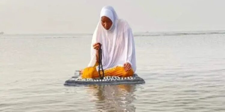 POLICE- Fanta Sangaré, la femme qui « prie sur l’eau » arrêtée dans une rocambolesque affaire de 148 millions gnf