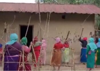 INDE- des militantes incendient les maisons d&rsquo;hommes accusés d&rsquo;avoir humilié des femmes d&rsquo;une autre ethnie