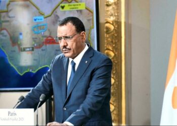 Au Niger, la garde présidentielle aurait « pris en otage » le président élu Mohamed Bazoum
