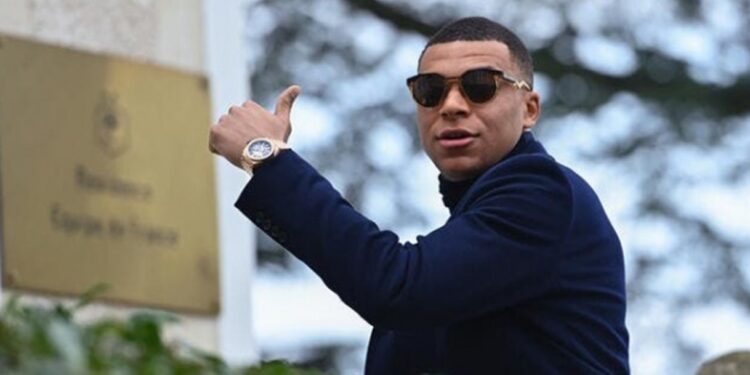 FOOTBALL- Mbappé pourrait être vendu à plus de 200 millions d&rsquo;euros à un club saoudien…