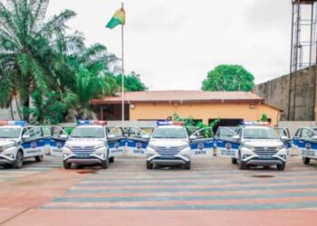 EXCLUSIF- Des arrestations à la police après le vol de miroirs de rétroviseurs de véhicules de la BAC