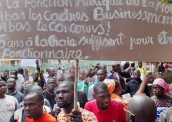 KANKAN- Des enseignants contractuels manifestent pour le paiement de 9 mois de salaires