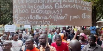 KANKAN- Des enseignants contractuels manifestent pour le paiement de 9 mois de salaires