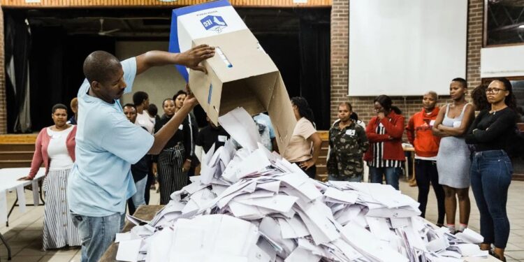 OPINION- La démocratie est en danger (Par Jacques Attali)