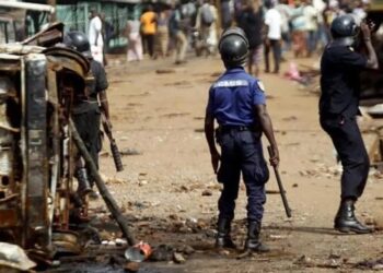 SOCIETE-Conakry : une opération de déguerpissement vire à l’affrontement à Kaporo-rails