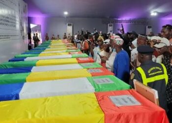 ACTUALITES- Adieu émouvant et solidarité inébranlable : La Guinée et la Sierra Leone unies face à la tragédie du dépôt d&rsquo;hydrocarbures de Kaloum