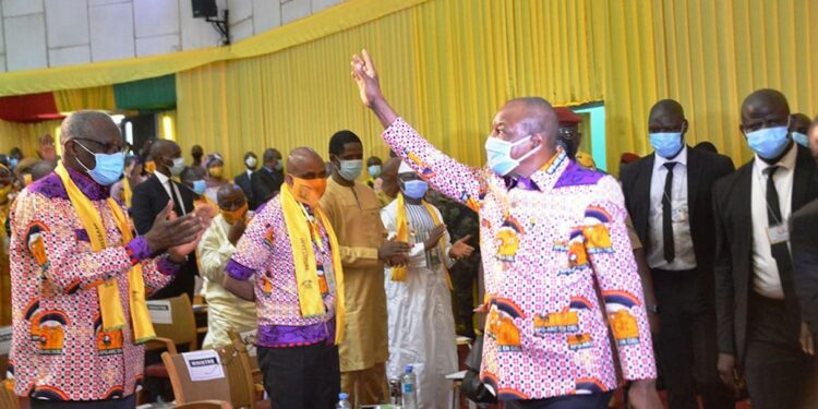 ACTUALITES- Sous les feux de la discorde politique : Bah Oury, Premier ministre contesté, au cœur d&rsquo;une lutte acharnée pour la neutralité dans la transition guinéenne