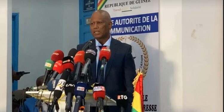 PRESSE- La HAC exhorte le Premier ministre Bah Oury à engager un dialogue avec les Médias
