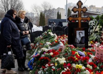 ETRANGER-Russie: les hommages à l’opposant Navalny ne cessent d’affluer au lendemain de ses funérailles
