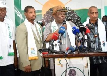 POLITIQUE- Édouard Zoutomou Kpogomou défend la Constitution de 2010 : Une voix discordante dans le débat constitutionnel guinéen