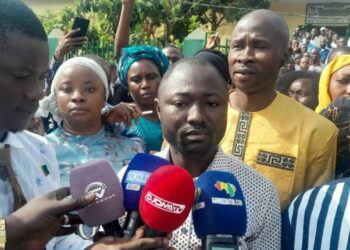 ACTUALITES- Exclusion des Enseignants Contractuels de Conakry : Un appel à l&rsquo;engagement dans la fonction publique