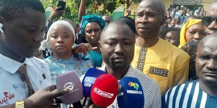 ACTUALITES- Exclusion des Enseignants Contractuels de Conakry : Un appel à l&rsquo;engagement dans la fonction publique