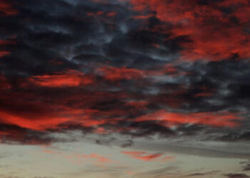 ETRANGER- Le ciel tremble : drones russes et ukrainiens se livrent une bataille acharnée