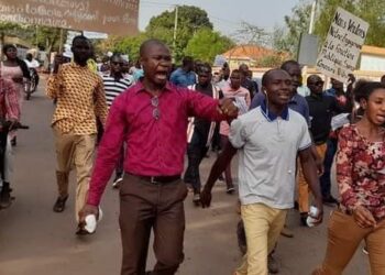 ACTUALITES- Corruption et Chaos : Les enseignants contractuels de Conakry victimes d&rsquo;un scandale administratif