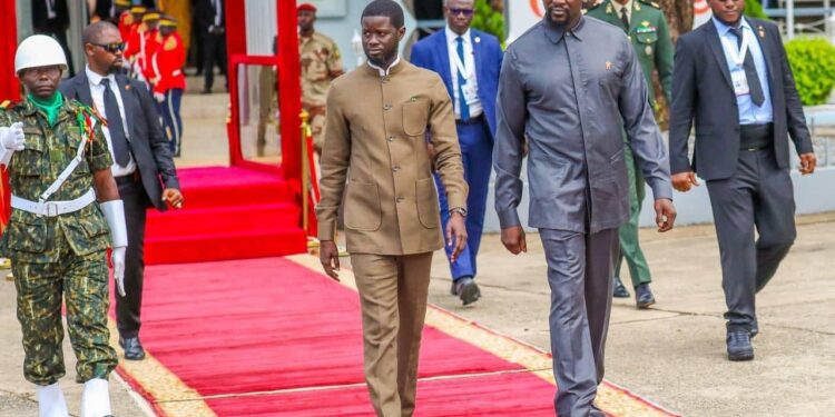 ACTUALITE- Renforcement des liens stratégiques : Doumbouya et Faye scellent une coopération renouvelée entre la Guinée et le Sénégal