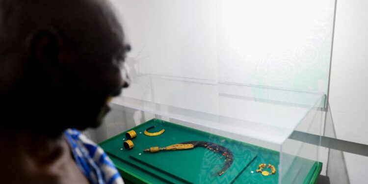 ETRANGER- Retour émouvant à Kumasi : Le Ghana accueille des trésors ashantis pillés il y a 150 Ans