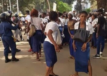 ACTUALITES- Émeute à Kaloum : Les élèves se mobilisent après l&rsquo;arrestation d&rsquo;un enseignant