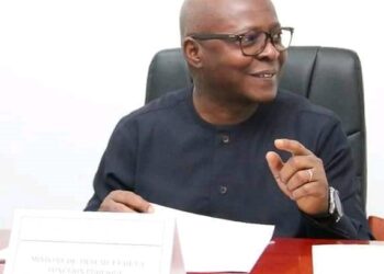 ACTUALITES- Après son limogeage, l&rsquo;ex-Ministre Julien Yombouno reste philosophe: « Ce n’est pas la Fin du Monde »