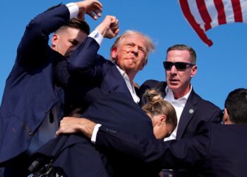 ETRANGER- Choc et indignation mondiale : Tentative d&rsquo;assassinat sur Donald Trump en plein meeting (Vidéo)