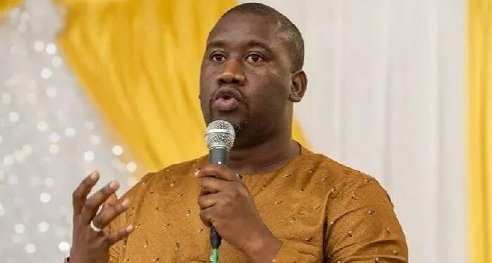 ACTUALITES- Aliou Bah fustige la mainmise du pouvoir à Faranah et Kankan : Un retour aux dérives autoritaires?