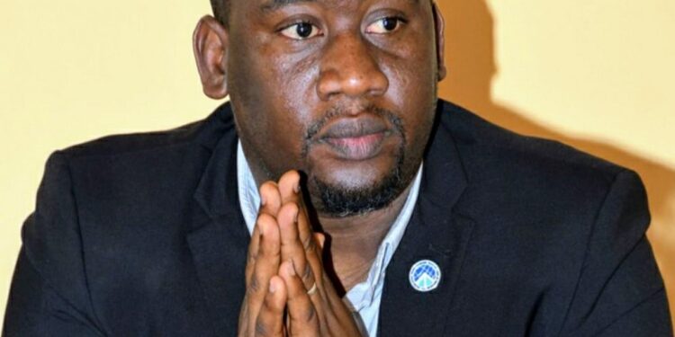 ACTUALIES- Le Poudrier de la Jeunesse : Aliou Bah appelle à une Réflexion Critique en Guinée