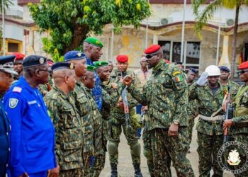 ACTUALITES- Guinée : La junte militaire resserre son emprise sur la classe politique à l’aube de décembre