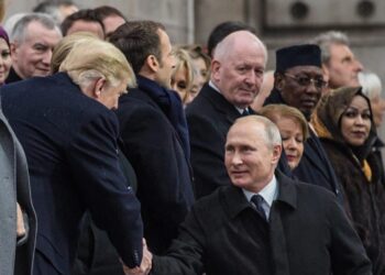 ETRANGER- Trump traite Poutine de génie