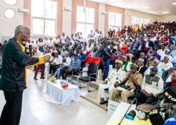 ACTUALITES- Bah Oury : La Guinée entre dans l&rsquo;ère de l&rsquo;innovation avec sa première unité d&rsquo;assemblage d&rsquo;ordinateurs portables