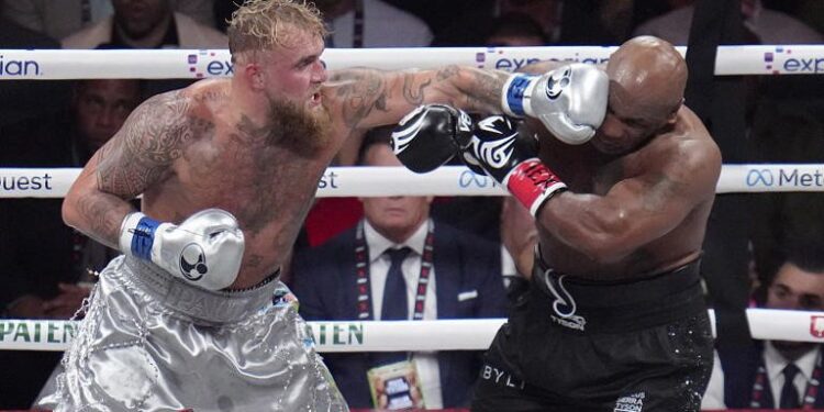 SPORT/BOXE- Mike Tyson perd son combat face au youtubeur de 27 ans ( voir la vidéo)