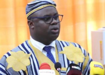 LITTERATURE-Dr Bernard Goumou : De l&rsquo;ombre à la lumière, deux ouvrages pour repenser la gouvernance et l&rsquo;agriculture en Guinée