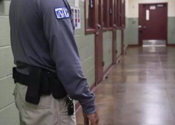 États-Unis /Déportations massives : Chaque jour, une douzaine de vols quittent Harlingen au Texas pour renvoyer les migrants