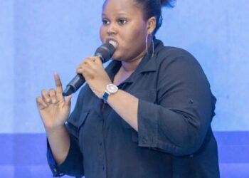 NECROLOGIE – Une étoile s&rsquo;éteint : Hommage à Oumou Koultoumy Bah, icône montante de la littérature guinéenne