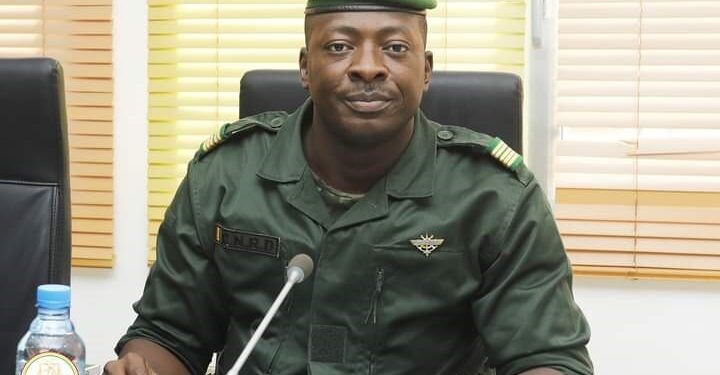 POLITIQUE- Nouvel An 2025 : Le Général Amara Camara loue les réalisations de la transition sous le leadership de Doumbouya