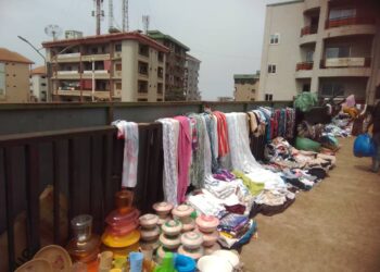 ACTUALITES- Koloma : des vendeuses occupent illégalement un pont, l&rsquo;administration promet des mesures