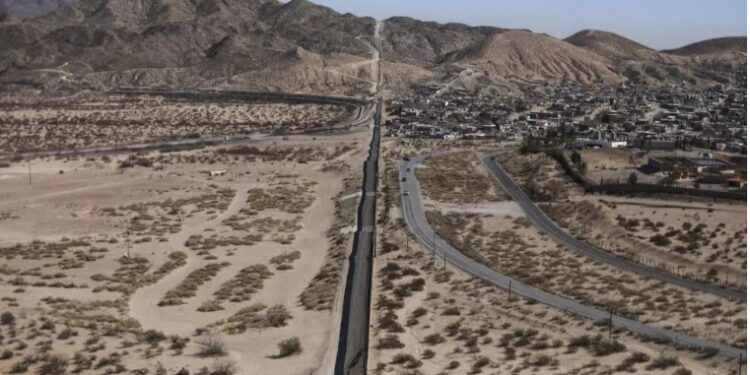 ETRANGER- Mexique: des avions espions américains ont multiplié les vols de surveillance près de la frontière