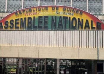 ECONOMIE- Primes fantômes au Parlement : une fraude de plusieurs milliards mise au jour