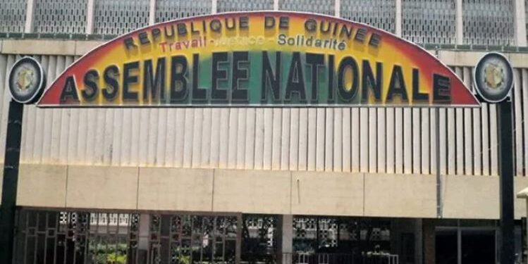 ECONOMIE- Primes fantômes au Parlement : une fraude de plusieurs milliards mise au jour