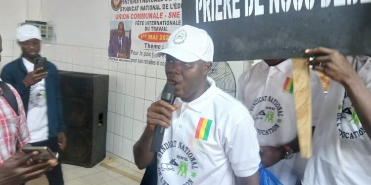 ACTUALITES- Salaires gelés en Guinée : des enseignants dans la détresse appellent l’État à l’aide