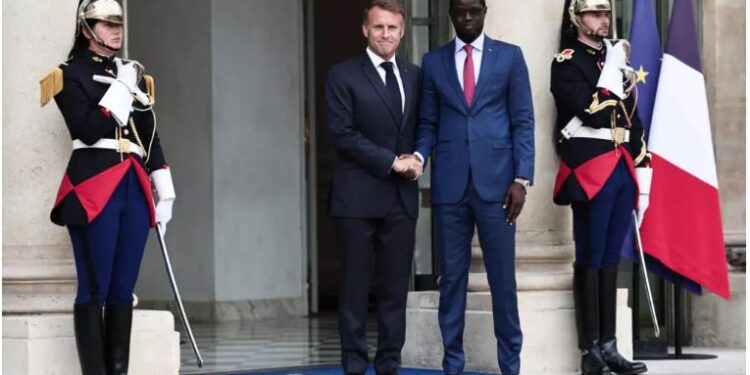ETRANGER- Paris–Dakar : Macron et Faye veulent « renouveler » la relation franco-sénégalaise