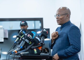 ECONOMIE- Crise de liquidités : Ousmane Gaoual Diallo pointe la méfiance des citoyens envers les banques